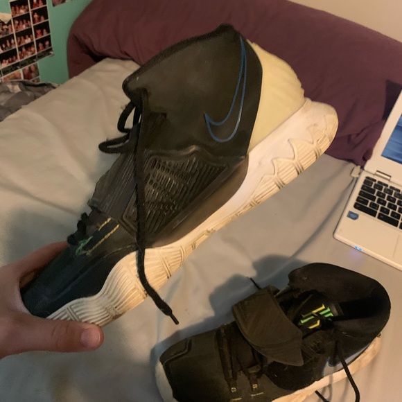 Men’s size 9.5 basketball shoes. - Picture 3 of 7